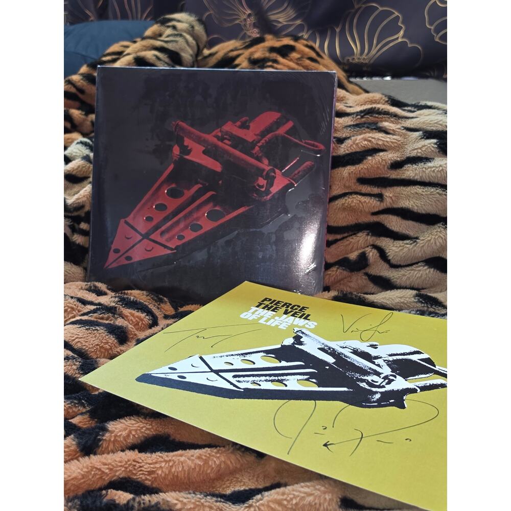Pierce the Veil Limited Deluxe Vinyl Jaws of Life Signed Autographed Insert